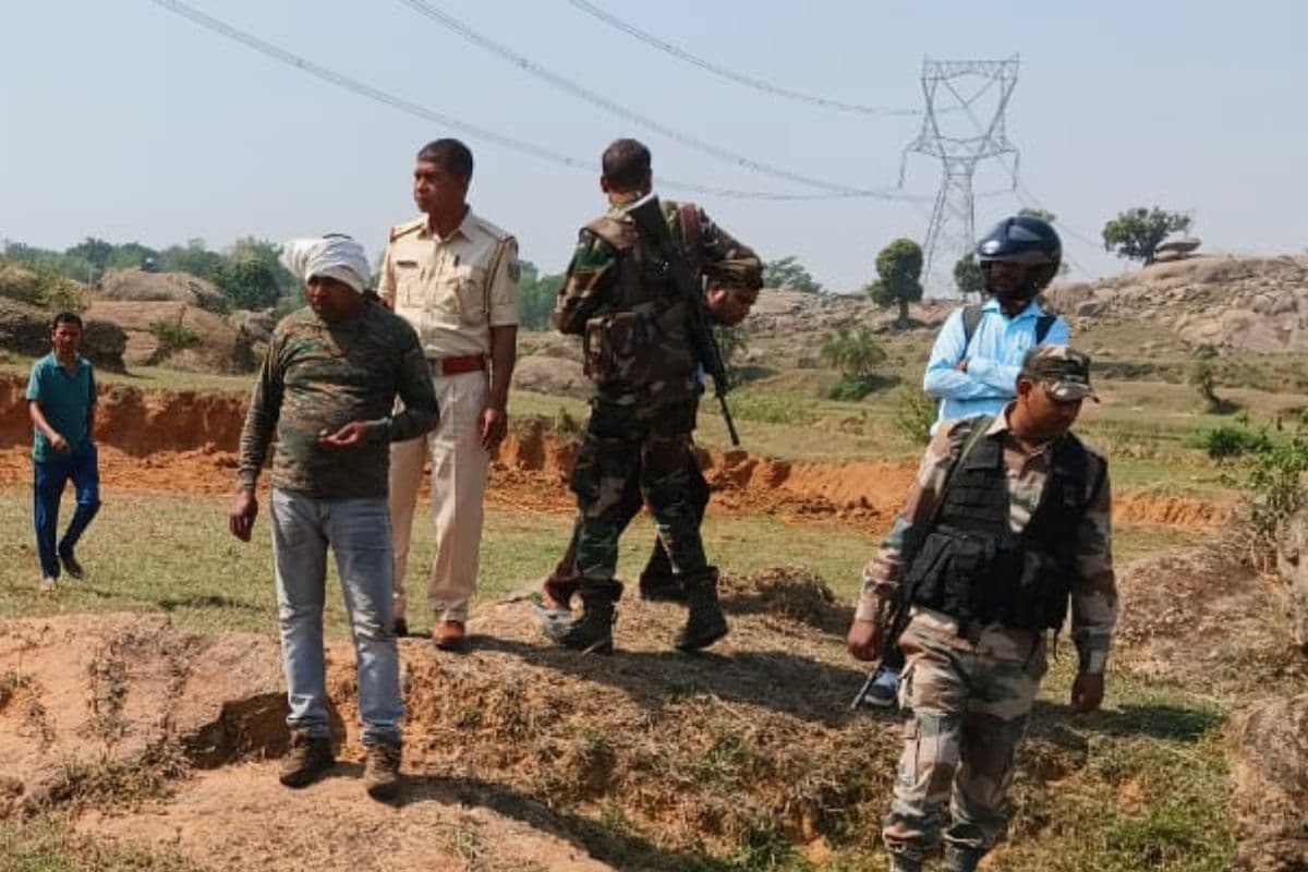 Jharkhand Crime: झारखंड में एक युवती को जिंदा जलाकर मार डाला, अधजला शव मिलने से सनसनी