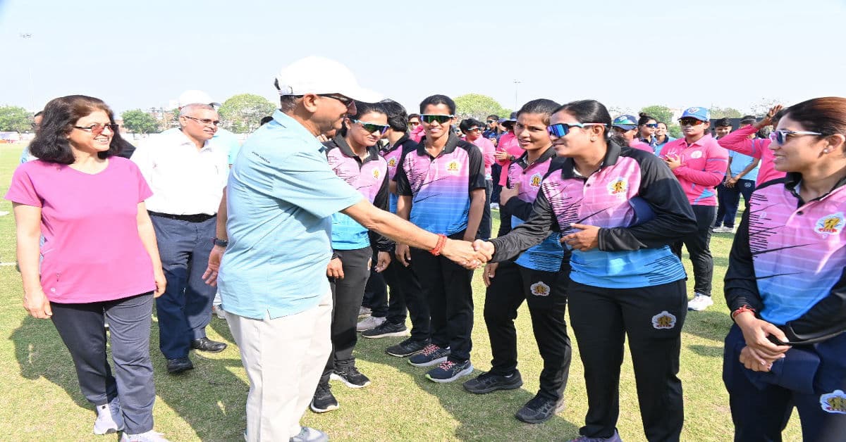 महाप्रबंधक उत्तर मध्य रेलवे ने किया 34 वीं अखिल भारतीय अंतर रेलवे महिला क्रिकेट चैंपियनशिप का शुभारंभ