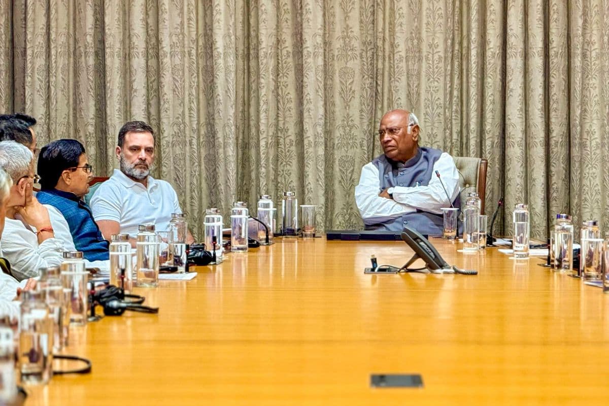 Waqf Bill: वक्फ बिल पर कौन सरकार के साथ और कौन कर रहा विरोध, देखें पूरी सूची