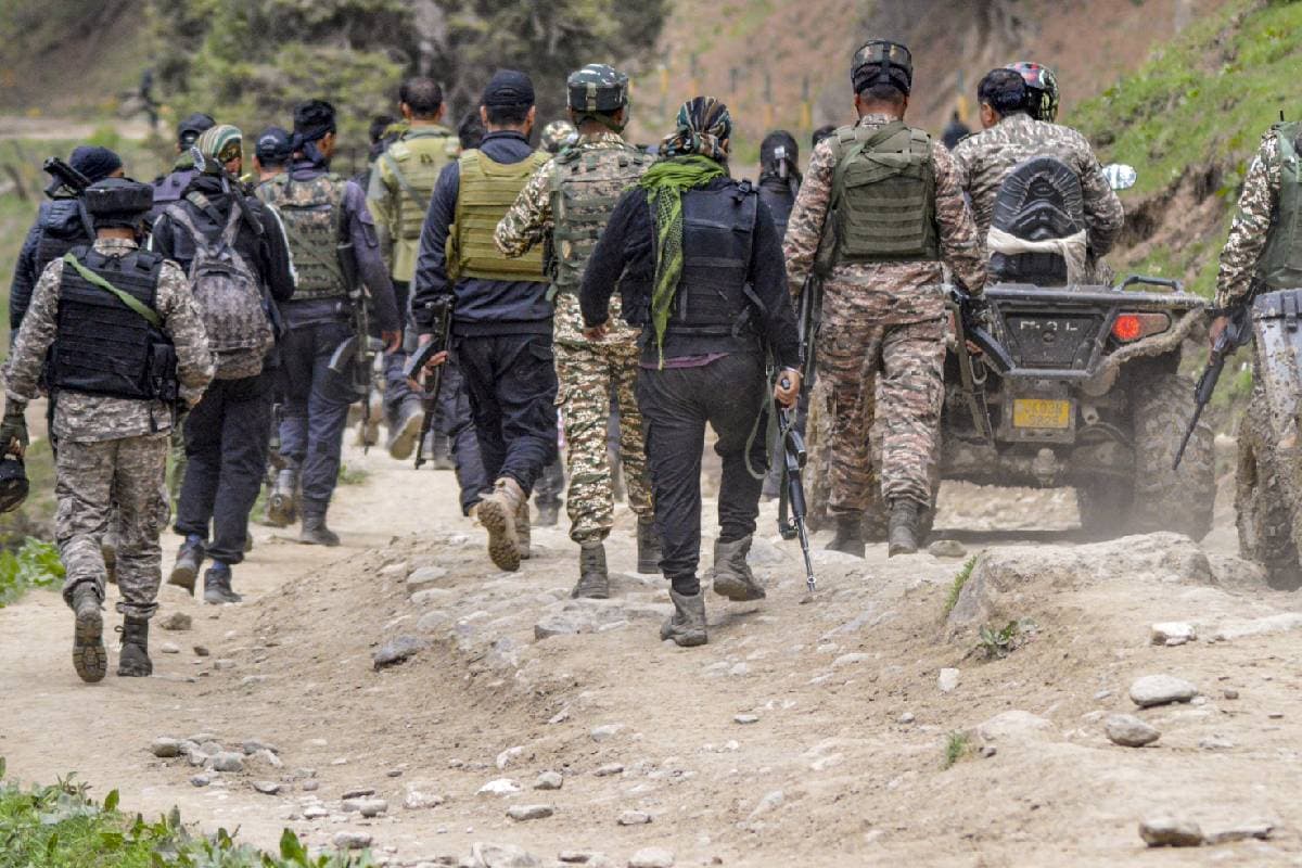 LOC Tension : लगातार तीसरी रात भारत के जवान पड़े भारी, फायरिंग का दिया जवाब, भागे पाकिस्तानी