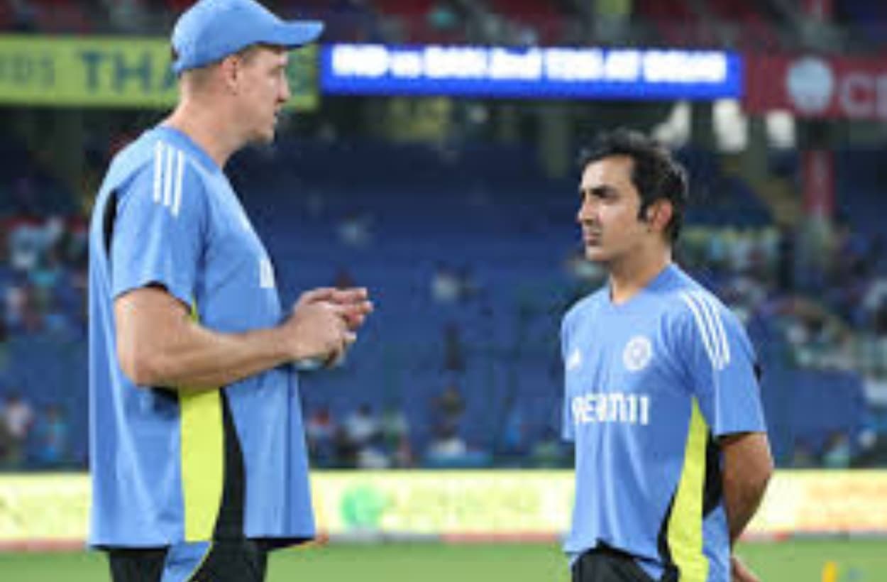 Indian Cricket Team Staff Salary: रोजाना लाखों की कमाई... टीम इंडिया के स्टाफ की सैलरी जान उड़ जाएंगे होश