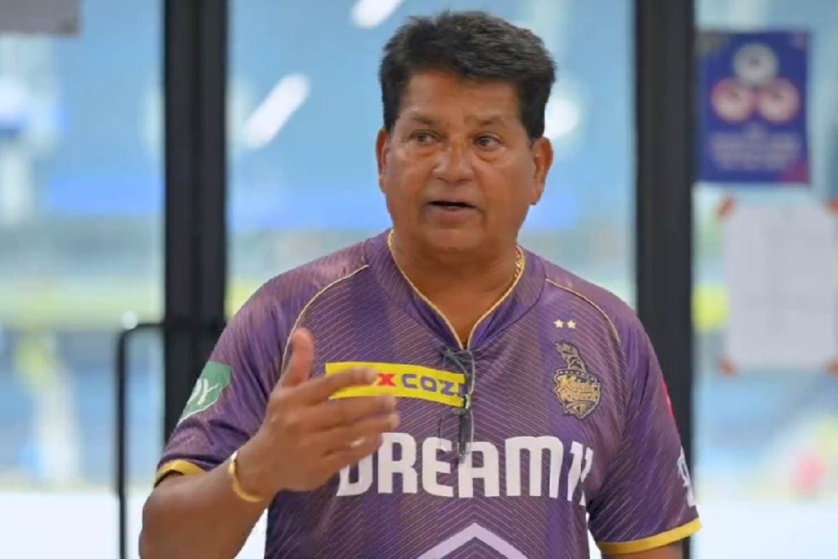 अपने कोच चंद्रकांत पंडित से झगड़ पड़ा KKR का यह स्टार, इस बात को लेकर हुई थी नाराजगी