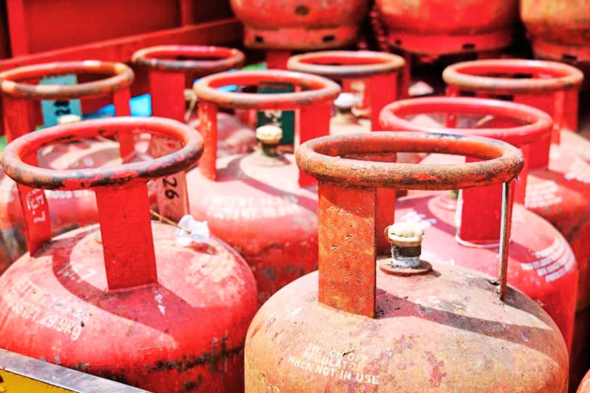 14 अप्रैल को आपके शहर में 14.2 किलो के एलपीजी सिलेंडर की क्या है कीमत, यहां चेक करें