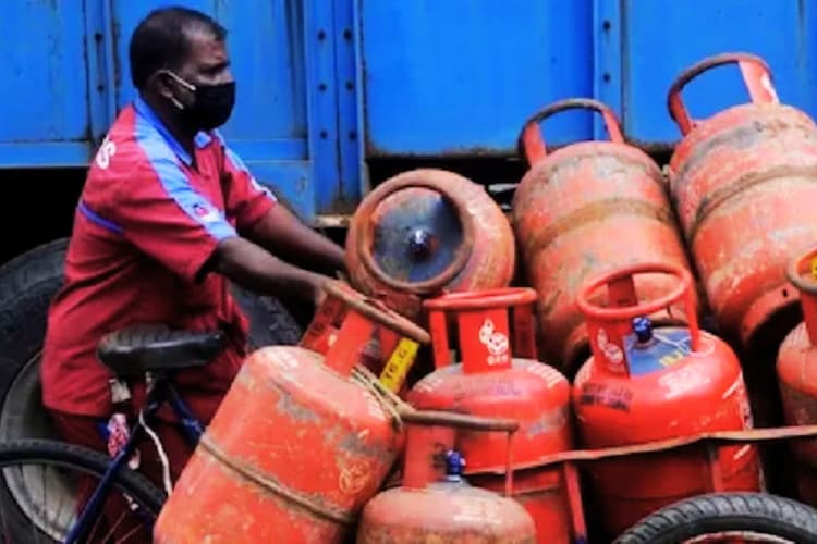 20 अप्रैल को आपको कितने में मिलेगा 14.2 किलो का एलपीजी सिलेंडर, यहां देखें