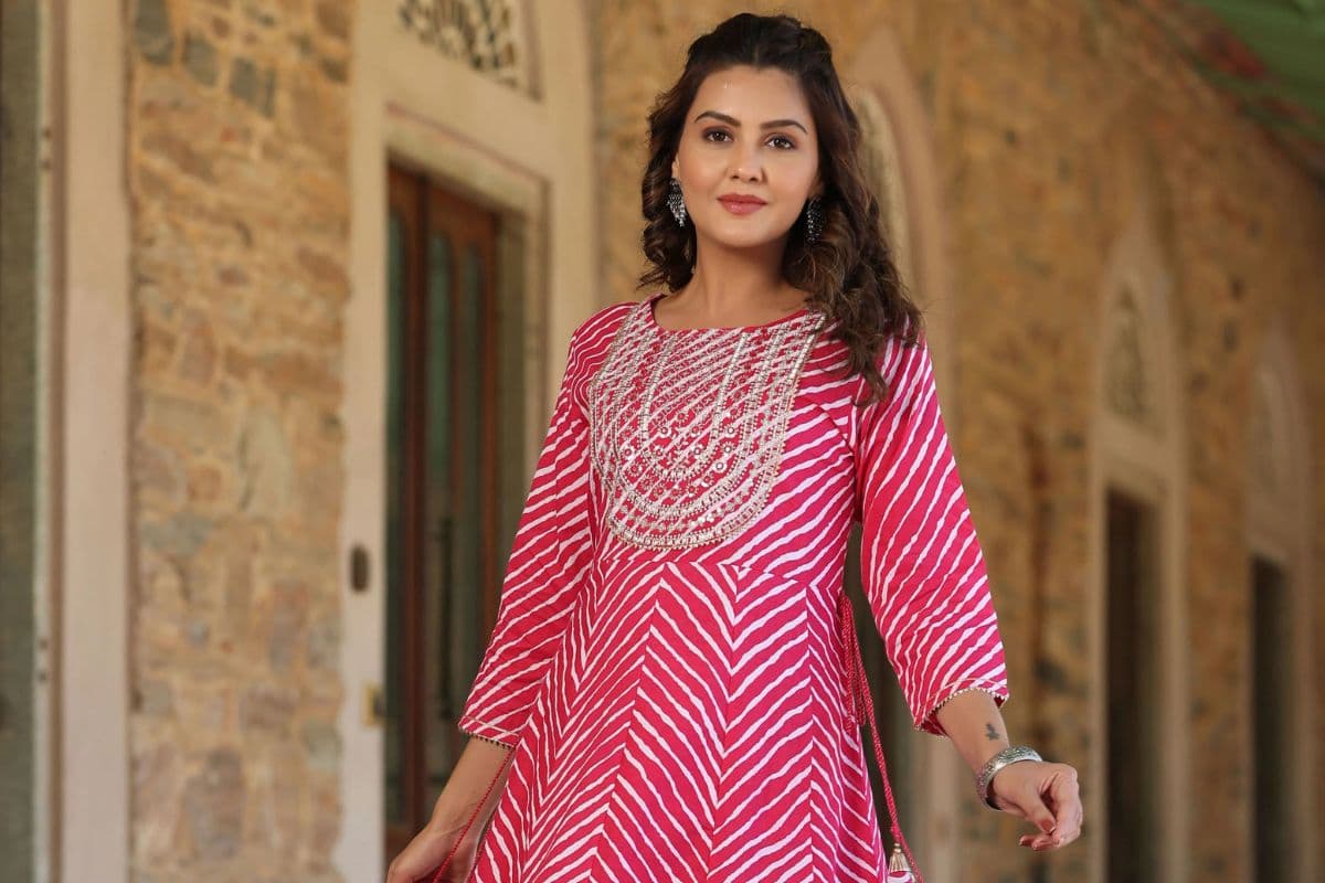 Latest Leheriya Suit Designs: गर्मी  में दिखें और भी स्टाइलिस्ट,पहनें लहरिया सूट के लेटेस्ट डिजाइन