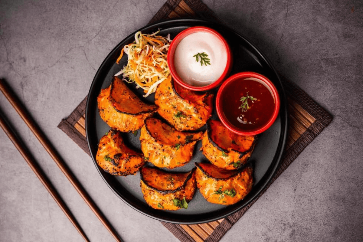 Cheesy Kacchi Kairi Momos Recipe: गर्मियों में बनाएं खट्टे चटपटे और चीजी फ्लेवर वाले अनोखे मोमोज