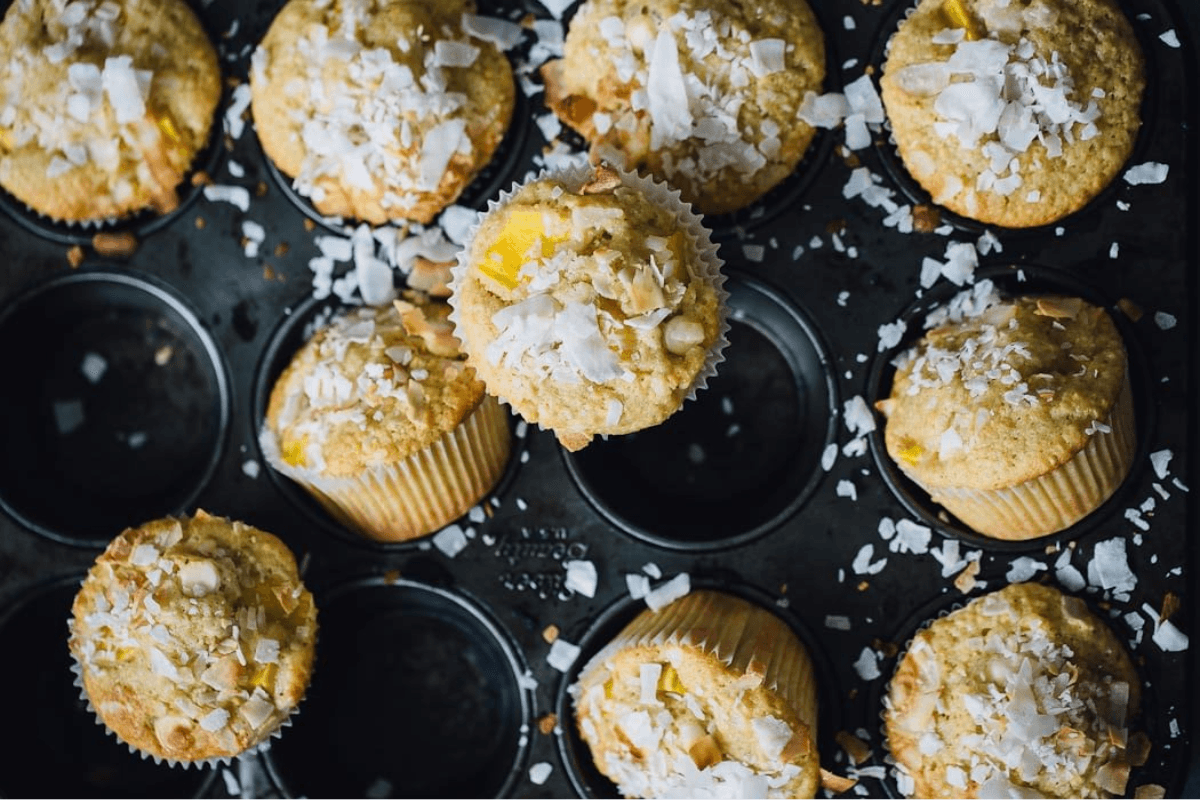 Mango Muffins Recipe in Hindi: घर पर बनाएं स्वादिष्ट मैंगो मफिन्स बिना माइक्रोवेव के