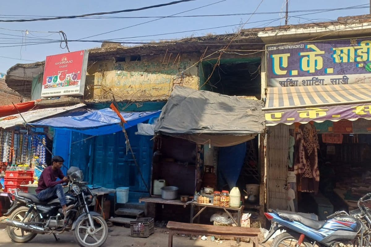 मुंगर में क्यों इस जर्जर बिल्डिंग पर खर्च किया जायेगा 4.36 करोड़, इंजिनियर बोले- राशि होगी बर्बादी