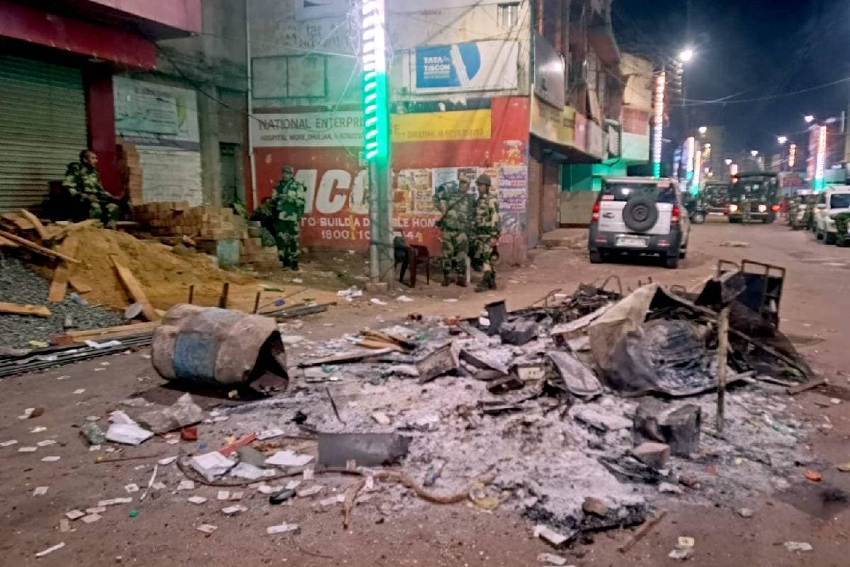 Murshidabad Violence : हथियारबंद गिरोह आया और..., लोगों ने बताया क्या हुआ हिंसा वाले दिन