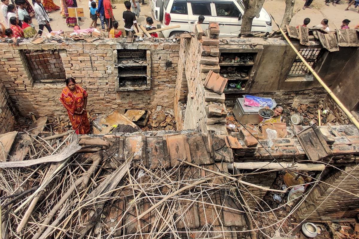 मुर्शिदाबाद हिंसा का ओडिशा कनेक्शन, दो को पुलिस ने दबोचा, हिंसाग्रस्त इलाके का दौरा करेंगी ममता बनर्जी