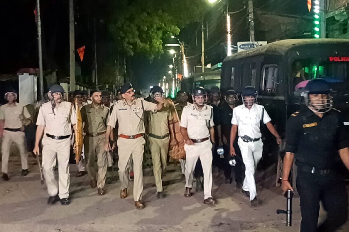 Murshidabad Violence : जाफराबाद में डर के साए में लोग, लूटे गए थे मॉल