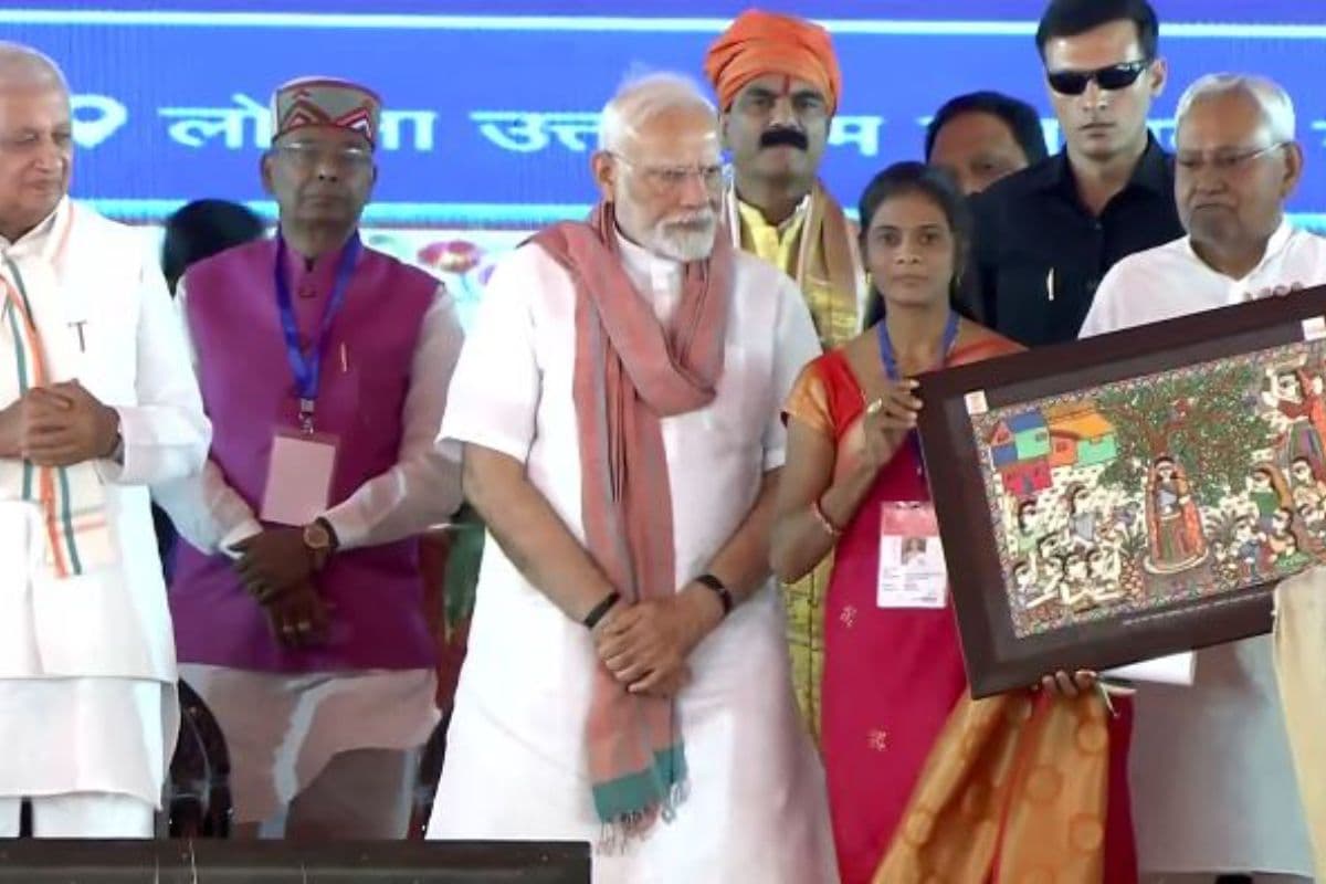 PM Modi Gift: PM मोदी ने बिहार को दी करोड़ों की सौगात, पहली 'नमो भारत' ट्रेन की शुरुआत
