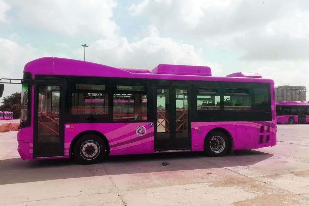 पटना में इस दिन से शुरू होने जा रही है महिलाओं के लिए पिंक बस सेवा, जानें रूट टाइमिंग और किराया