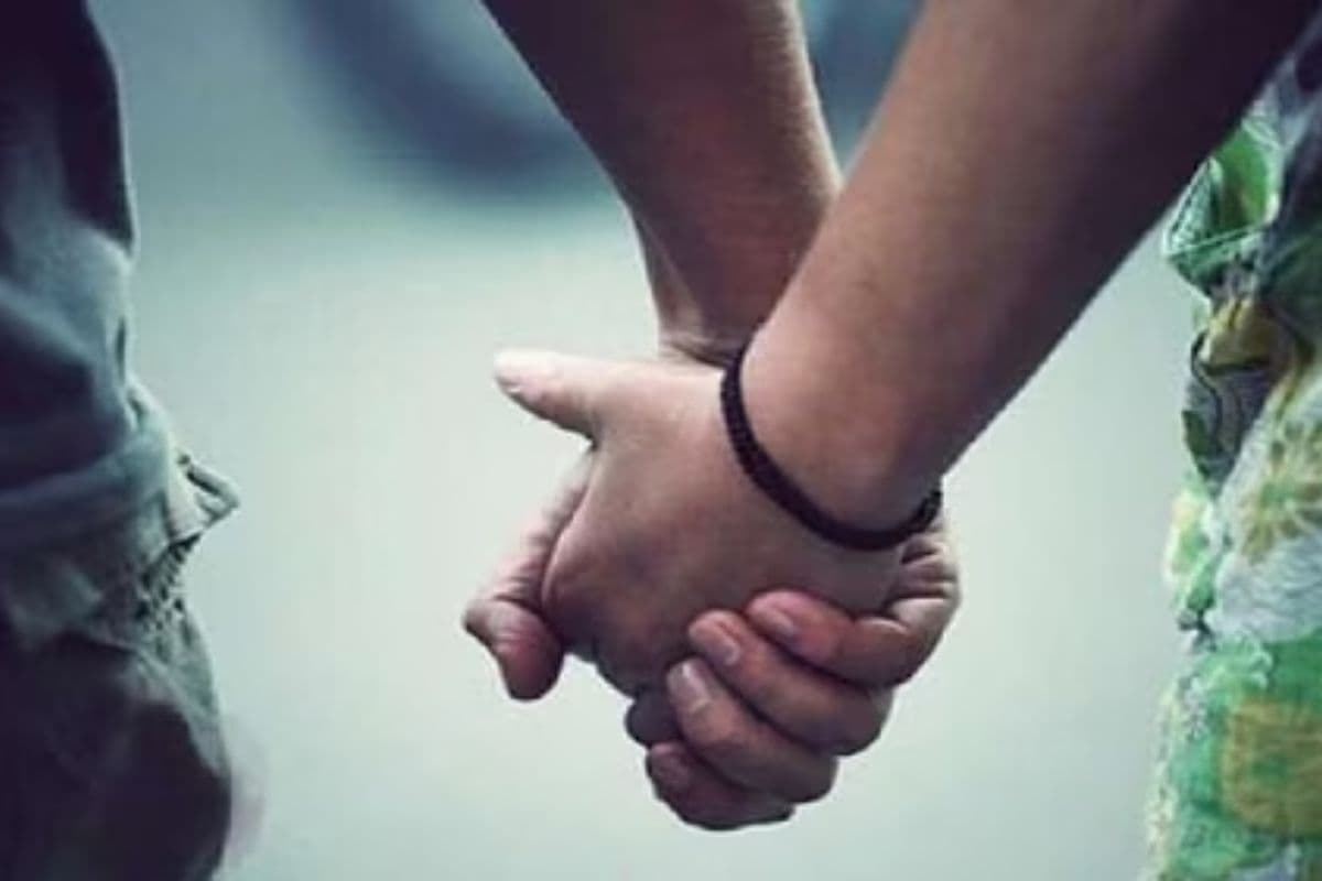 Bihar : छटपटाते हुए छोड़ने की गुहार लगाता रहा प्रेमी लेकिन नहीं  माने प्रेमिका के घरवाले, दी तालीबानी सजा, वीडियो वायरल