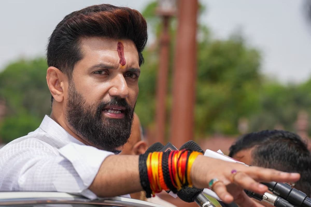 केंद्रीय मंत्री चिराग पासवान केंद्रीय मंत्री चिराग पासवान