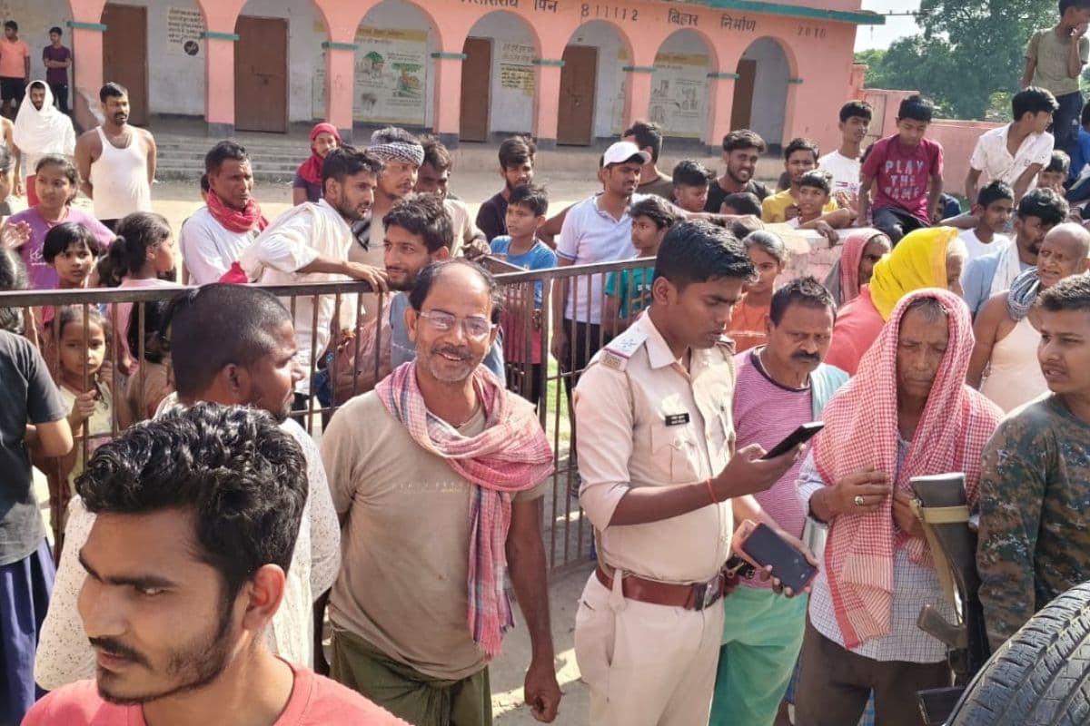 लखीसराय में शिक्षक ने बदनाम किया गुरु-शिष्य का रिश्ता, बनाया छोटी बच्चियों का आपत्तिजनक वीडियो