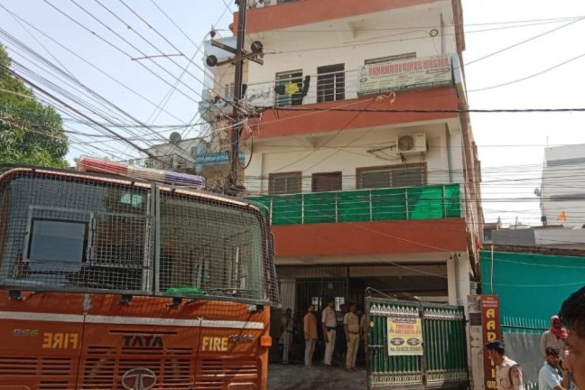 पटना के गर्ल्स हॉस्टल में लगी आग, डेढ़ घंटे की मशक्कत के बाद फायर ब्रिगेड को मिली सफलता