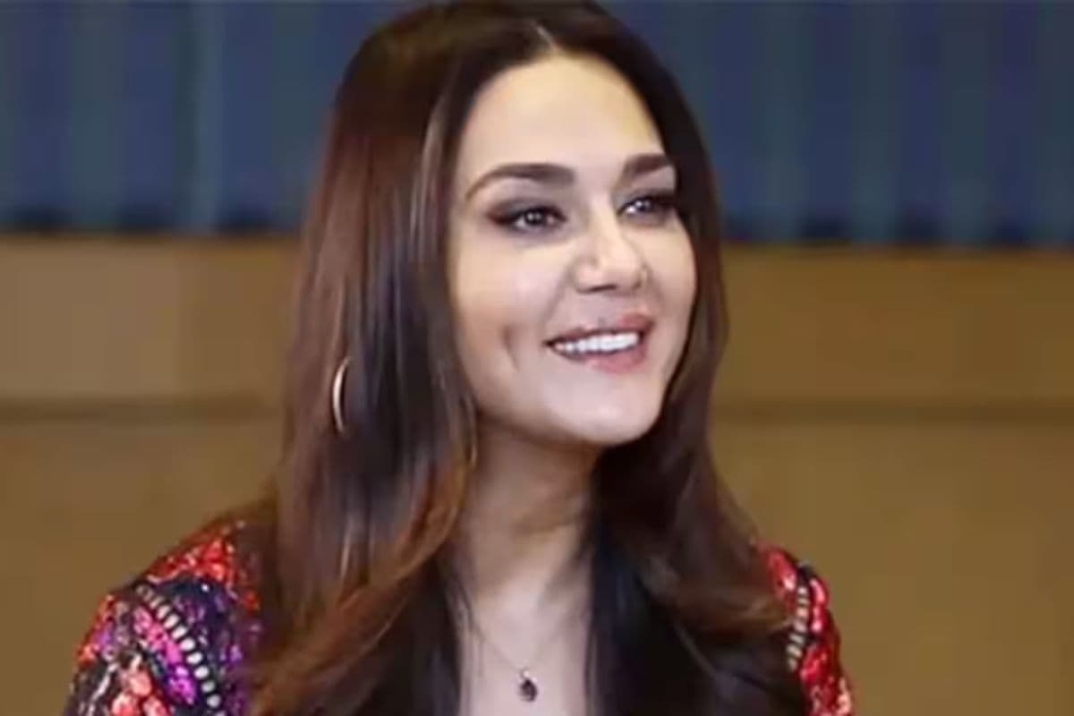 Preity Zinta Education: मॉडलिंग से क्रिकेट टीम की मालकिन तक…34 अनाथ बच्चों को 'पढ़ाने' वाली प्रीति जिंटा खुद कितनी पढ़ी-लिखीं?