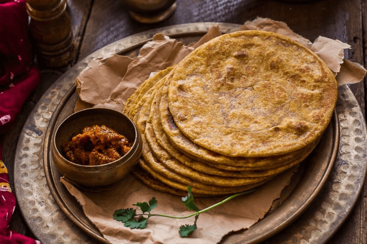 Rajasthani Korma Puri Recipe: सफर के लिए बेस्ट है ये दाल की पूरी 10 दिन तक नहीं होती है खराब