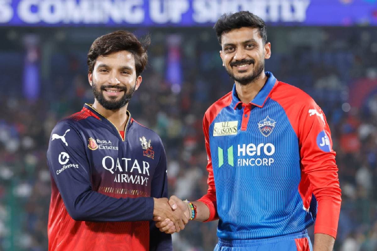 टॉस हारकर पहले बल्लेबाजी कर रही है DC, RCB से मिलेगी कड़ी टक्कर