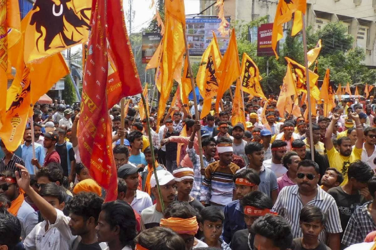 Ram Navami Procession : रामनवमी की शोभायात्रा में बुलडोजर! बीजेपी नेताओं और प्रशासन के बीच हुई तीखी बहस