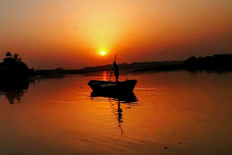 Real Color of Sun: पीला या सफेद? क्या है सूरज का असली रंग? अंतरिक्ष से कैसा दिखता है सूरज