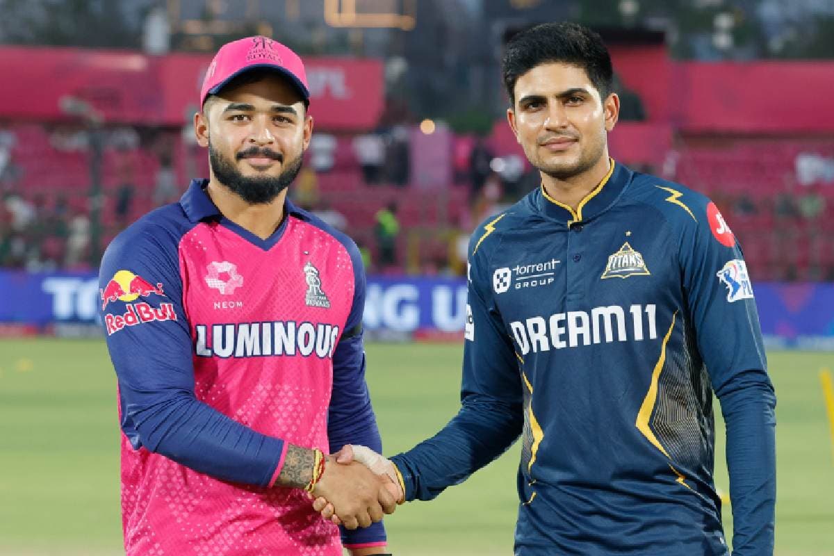 मैदान से गायब ही हो गए संजू सैमसन, GT के खिलाफ कामचलाऊ कप्तान के साथ मैदान पर उतरी RR, प्लेइंग XI