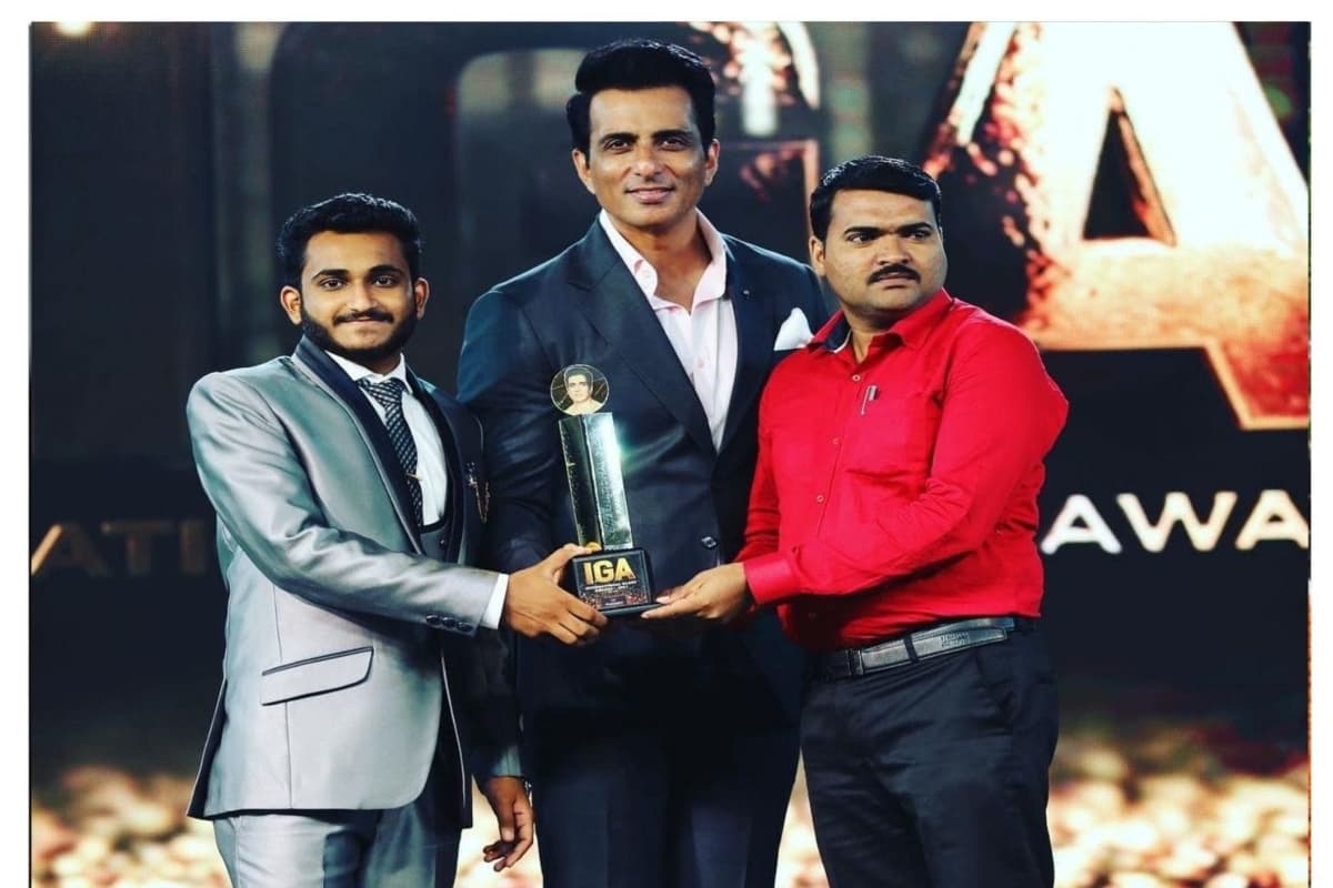 Success Story: 16 साल की उम्र में शुरू की कंपनी, 22 की उम्र तक बन गए इंटरनेशनल अवॉर्ड विनर, जानिए रोहित की सक्सेस का राज