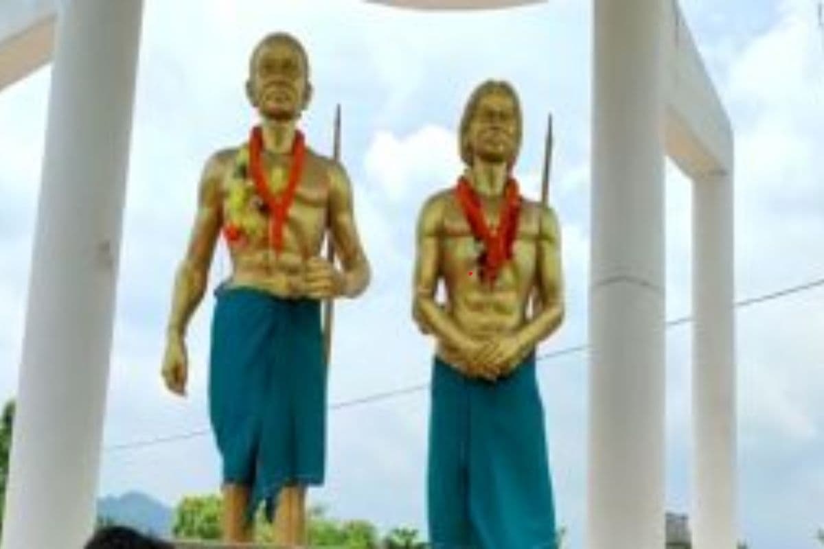 Sidho Kanho Statue