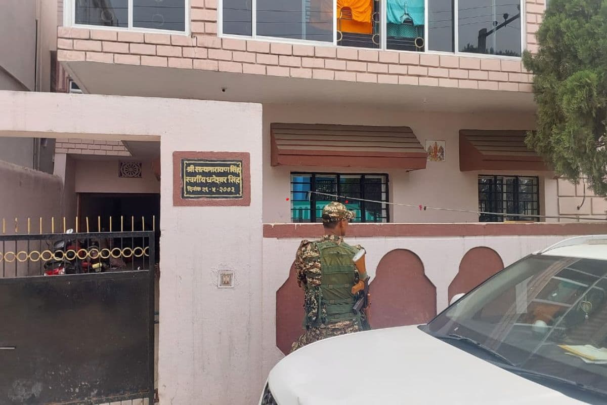 झारखंड में ED की दबिश, पूर्व मंत्री बन्ना गुप्ता के आप्त सचिव समेत रांची के दो ठिकानों पर मारा छापा