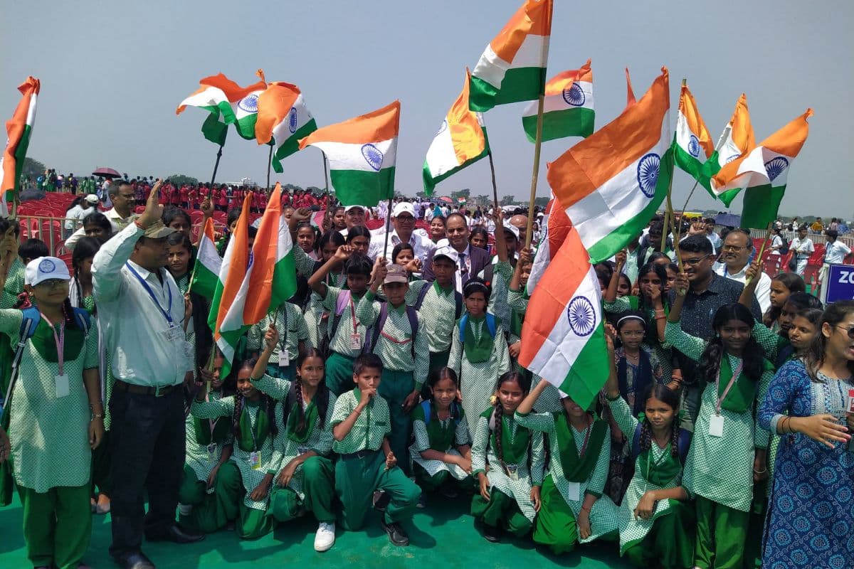 रांची में आयोजित वायु सेना के एयर शो की हैरतअंगेज करतब देख रह जाएंगे हैरान, तस्वीरों में देखें इसकी झलकियां