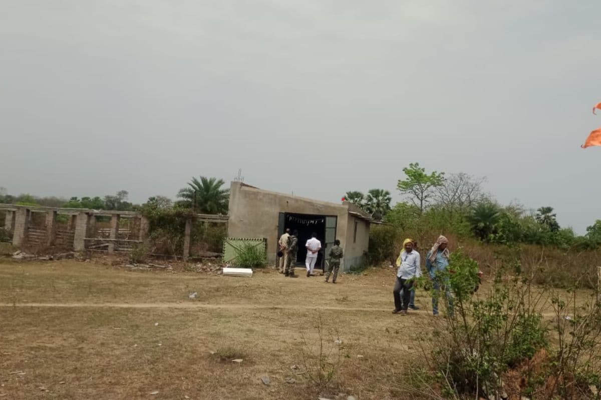 धनबाद में छापेमारी करने पहुंची एनआईए की टीम