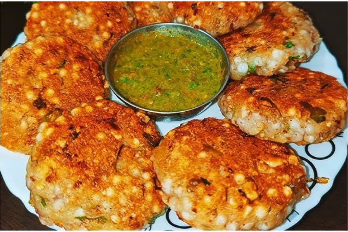 Sabudana Aloo Tikki: चैत्र नवरात्रि स्पेशल, घर पर बनाएं साबूदाना आलू टिक्की और पाएं चटपटा स्वाद
