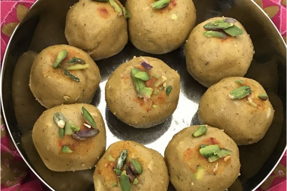 Sattu Laddu Recipe: घरवालों को दें एक हेल्दी और टेस्टी ट्रीट, ऐसे बनाये सत्तू के लड्डू