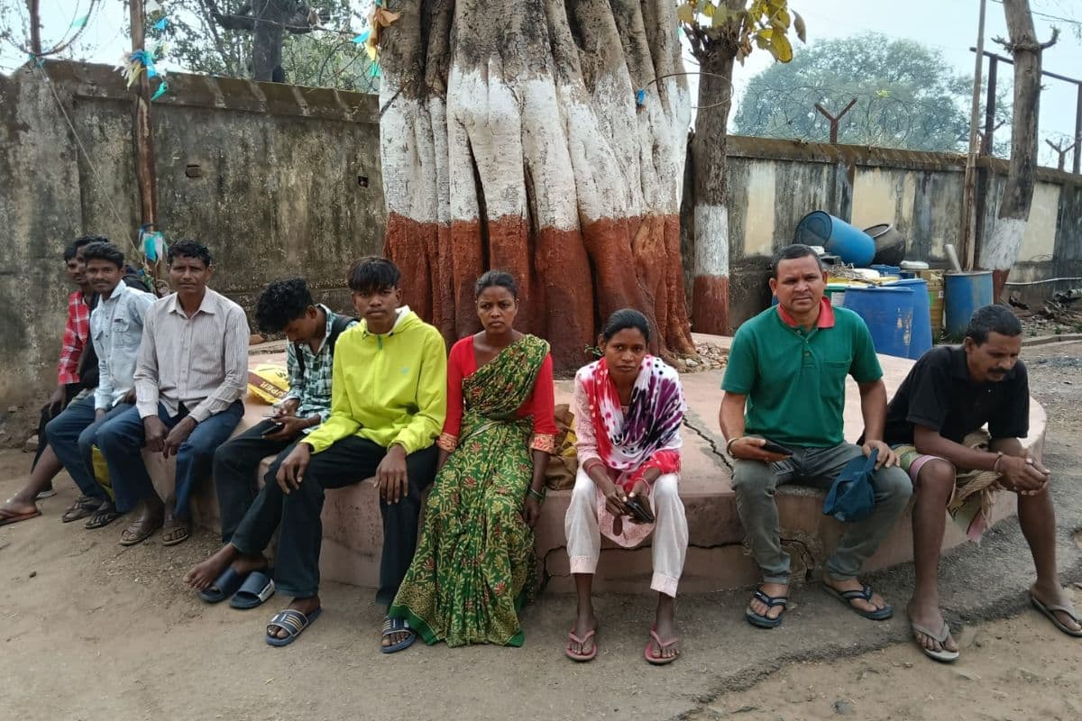 सरायकेला में बाइक की ट्रैक्टर में टक्कर, बाइक सवार दो लोगों की मौत, एक गंभीर