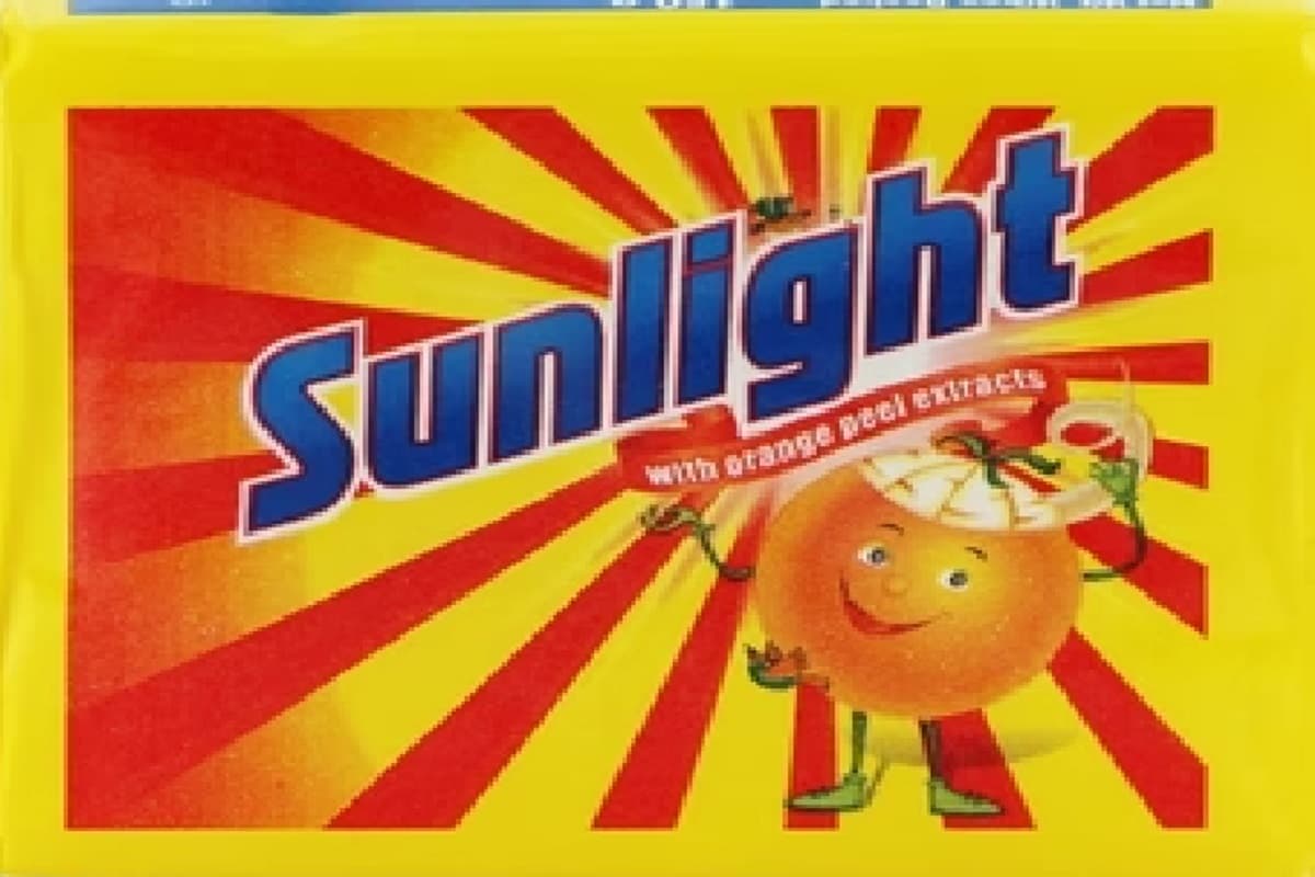 कभी हर घर में सफाई की पहचान था सनलाइट साबुन, आज बाजार से हो गया आउट