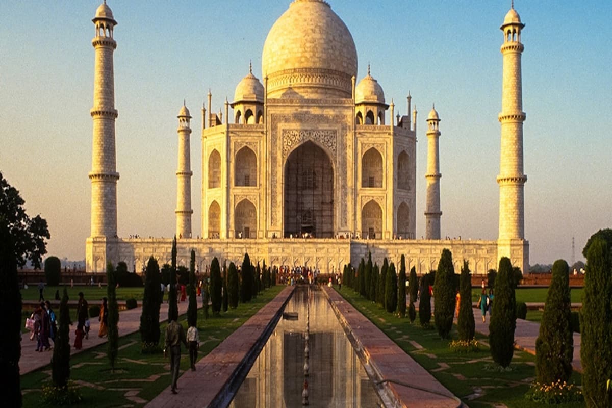 काश, आज शाहजहां जिंदा होते! कभी 'ताज' को तो कभी उसकी कमाई को निहारते