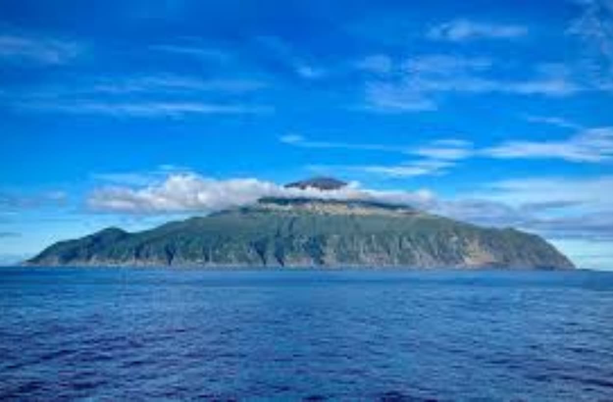 दुनिया का अनोखा अजूबा, जहां बसती है 234 लोगों की आबादी, जानें इसके बारे में