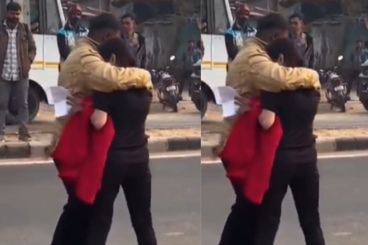 सड़क पर फूट-फूटकर रोए बाप और बेटी, वजह जानकर आंखों में आएंगे आंसू