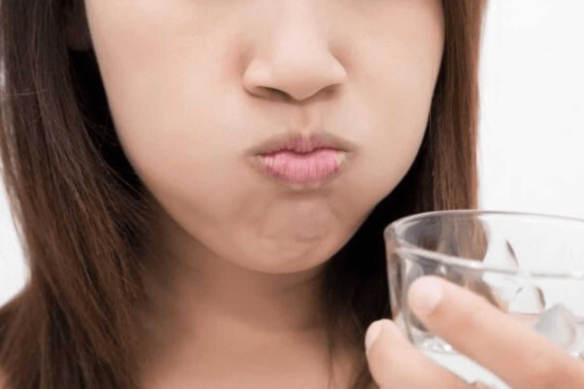 Oil Pulling: रोज सुबह तेल से कुल्ला करने से कई समस्याएं दूर होती हैं, जानें फायदे और तरीका