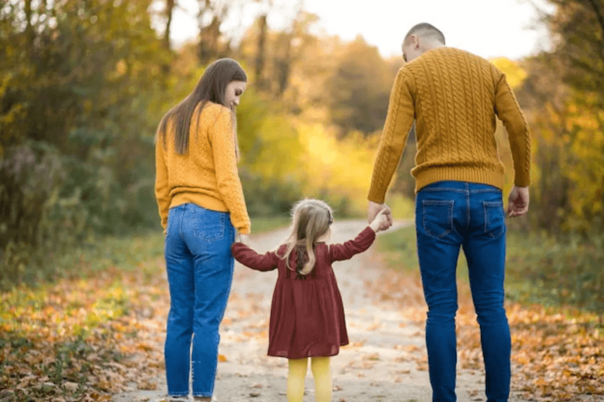 Parenting Tips In Summer: गर्मी में बच्चों की देखभाल के लिए ऐसे टिप्स जो हर माता-पिता को जाननी चाहिए