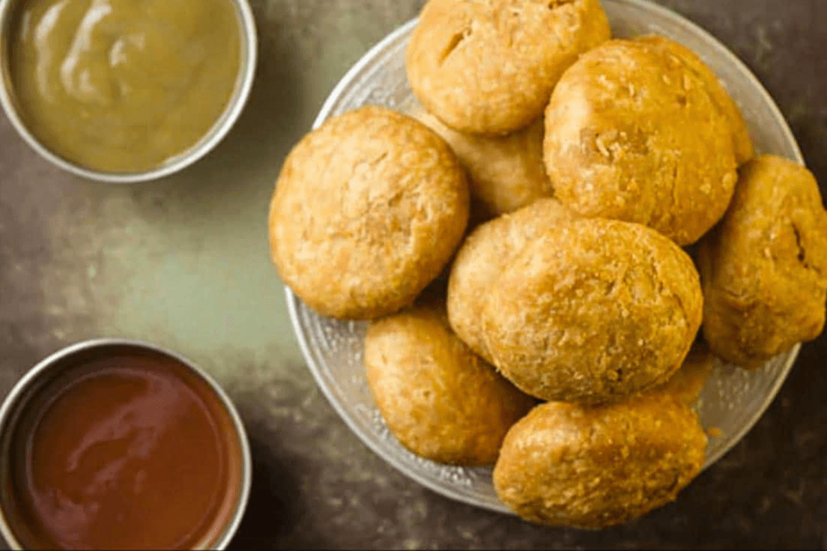 Stuffed Besan Kachori Recipe: बेसन की चटपटी कचौरी, स्वाद ऐसा कि हर कोई पूछे रेसिपी