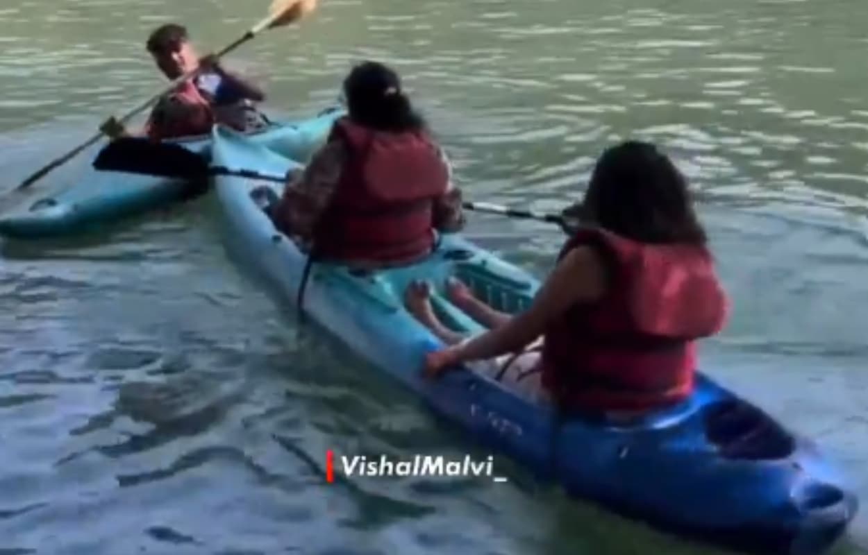 Viral Video: पापा की परी ने पानी में मारी टक्कर, वीडियो देखकर लोटपोट हो जाएंगें आप