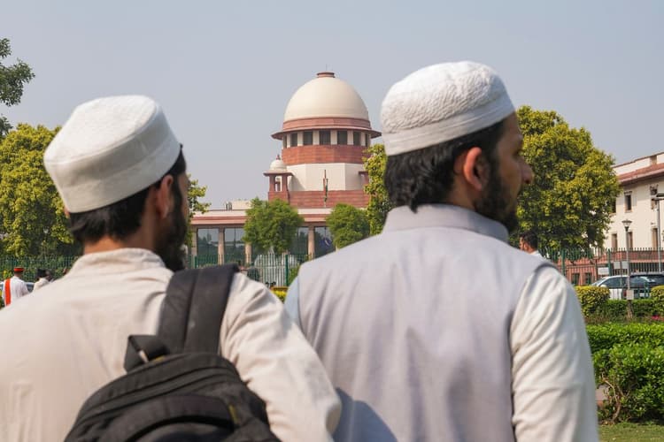 Waqf Amendment Act: SC ने सरकार को दिया 7 दिन का समय, डीनोटिफाई और नई नियुक्तियों पर रोक