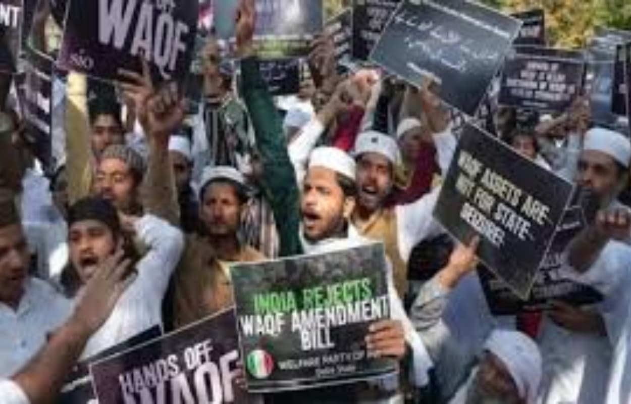 Waqf Amendment Bill: मुस्लिम संगठनों ने नीतीश कुमार सहित चंद्रबाबू नायडू को दी धमकी, विरोध करो नहीं तो…