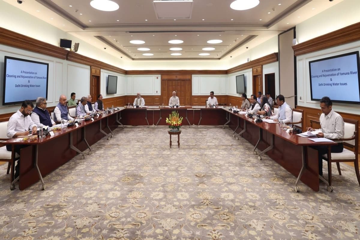 PM Modi Meeting: यमुना की सफाई पर पीएम मोदी ने की हाई लेवल मीटिंग, रोडमैप तैयार, तीन चरणों में होगा कायाकल्प
