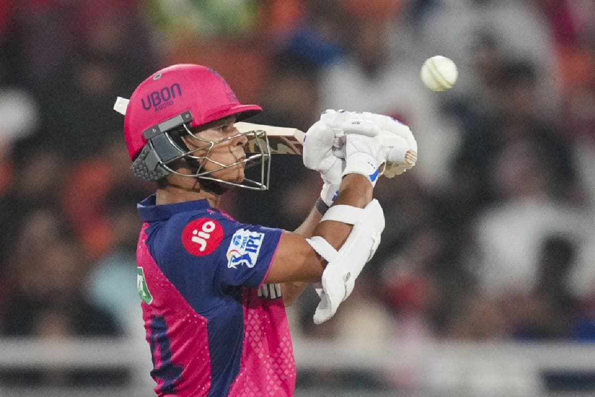 ‘क्रिकेट रुला भी सकता है, पृथ्वी शॉ को देखो’ यशस्वी के खराब प्रदर्शन पर पूर्व पाकिस्तानी खिलाड़ी ने लगाई फटकार