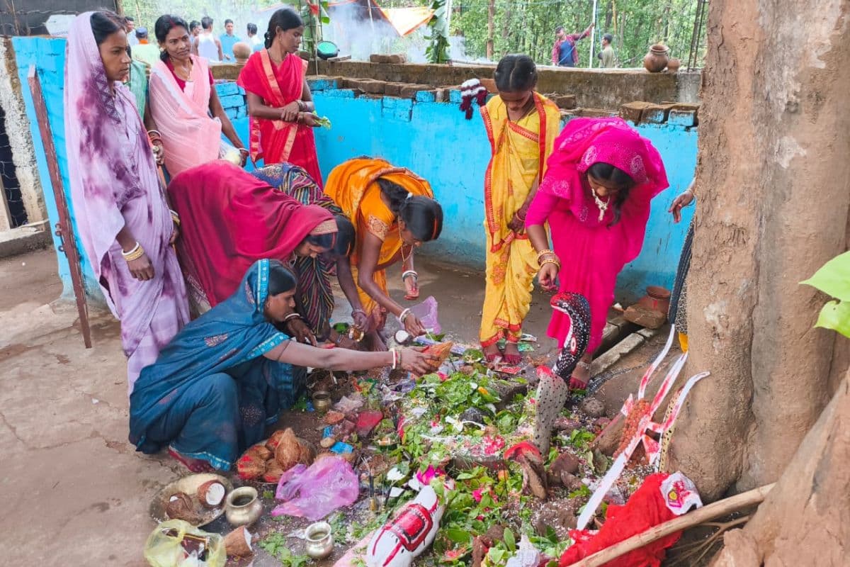 हिसीम पहाड़ के महादेवबेड़ा में धूमधाम से मना भगता परब, आज होगी बलि