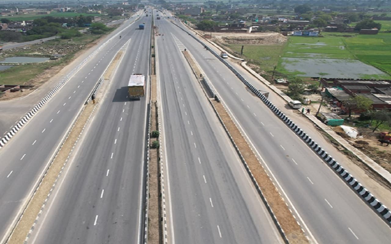 Road in Bihar: सिंगल लेन से एक्सप्रेस-वे तक पहुंचा बिहार, 20 वर्षों में इतनी बढ़ी हैं सड़क की लंबाई