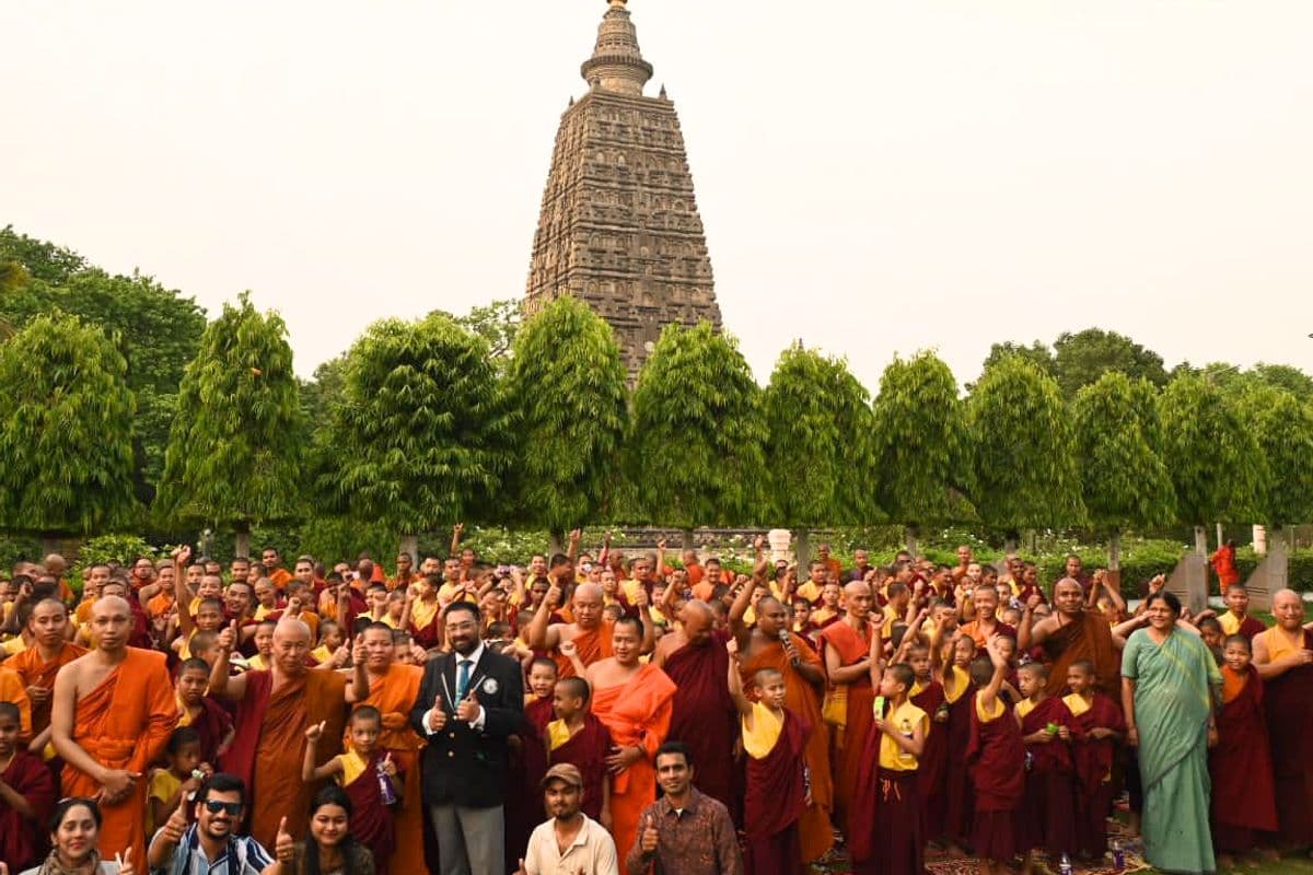 बिहार के बोधगया में गिनीज वर्ल्ड रिकॉर्ड, महाबोधि मंदिर में सिंगिंग बाउल समूह ने रचा इतिहास